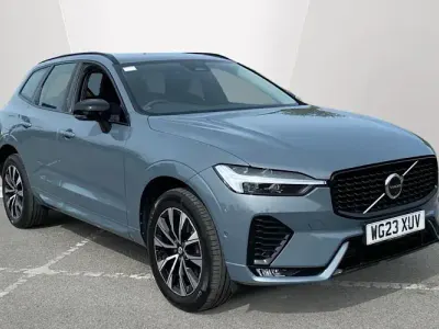 Begagnad Volvo XC60 Plus 197 HK (144 kW) 2023 Grå SUV