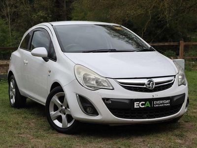 Second-hand Vauxhall Corsa 2011 Alb Hatchback