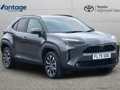 Used Toyota Yaris Cross Design 113 HP (83 kW) 2025 Grey SUV