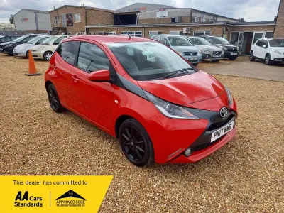 Used Toyota Aygo x-style 69 HP (50 kW) 2017 Red Hatchback