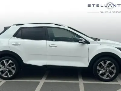 Used Kia Stonic GT-Line 118 HP (86 kW) 2023 White SUV