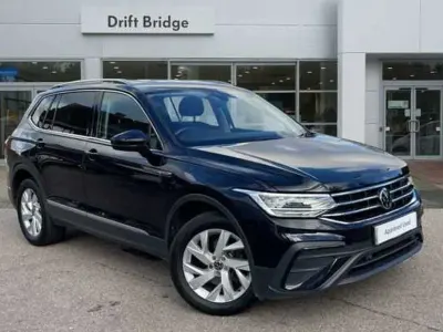 Gebraucht VW Tiguan Allspace Life 150 PS (110 kW) 2023 Schwarz SUV