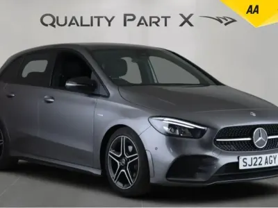 Begagnad Mercedes B180 Executive 136 HK (100 kW) 2022 Grå Minibuss