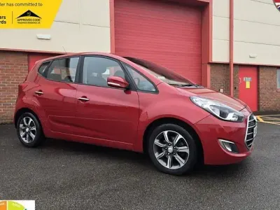Used Hyundai i20 SE 90 HP (66 kW) 2018 Red MPV