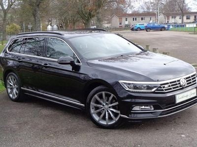 Usado VW Passat R-line 150 HP (110 kW) 2018 Preto Carrinha
