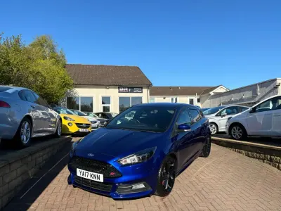 Używany Ford Focus ST 185 KM (136 kW) 2017 Niebieski Hatchback