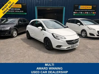 Used Vauxhall Corsa SRi 70 HP (51 kW) 2015 White Hatchback