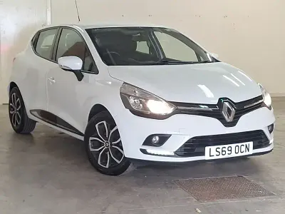 Used Renault Clio Play 90 HP (66 kW) 2019 White Hatchback