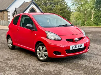 Used Toyota Aygo 68 HP (50 kW) 2012 Red Hatchback