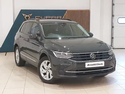 Używany VW Tiguan Life 150 KM (110 kW) 2021 Szary SUV
