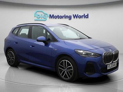 Begagnad BMW 225 M Sport 245 HK (180 kW) 2023 Blå Minibuss
