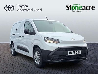White New 2025 Toyota Proace MPV | £19,995 (Fair price)