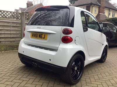 White Used 2011 Smart ForTwo Coupé Passion Coupe | £4,500 (A bit pricey)