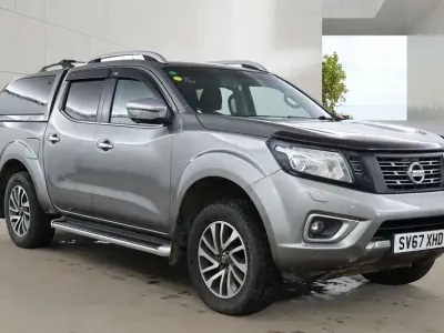 Used Nissan Navara Tekna 190 HP (139 kW) 2017 Grey Pickup