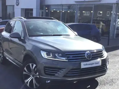 Usado VW Touareg R-line 262 HP (192 kW) 2016 Cinzento SUV