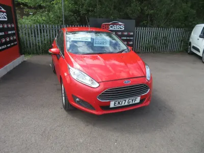 Używany Ford Fiesta Zetec 82 KM (60 kW) 2017 Czerwony Hatchback