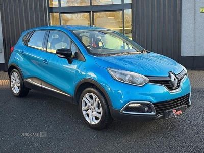 Used Renault Captur Dynamique 90 HP (66 kW) 2017 Blue SUV
