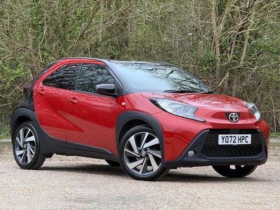 Used Toyota Aygo X 72 HP (52 kW) 2023 Chilli red bitone SUV