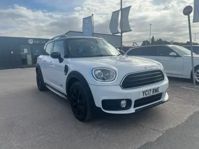 Used Mini Cooper D Countryman 150 HP (110 kW) 2017 White SUV