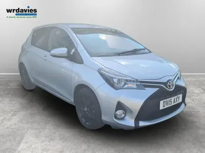 Used Toyota Yaris Sport 99 HP (72 kW) 2015 Silver Hatchback