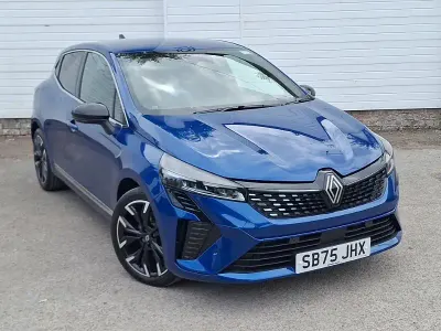 New Renault Clio Techno 143 HP (105 kW) 2025 Blue Hatchback
