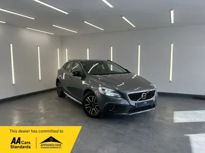 Gebraucht Volvo V40 2018 Grau Kleinwagen