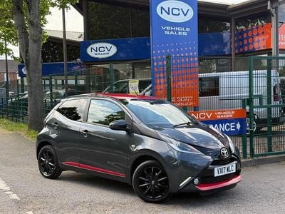 Begagnad Toyota Aygo x-press 69 HK (50 kW) 2017 Grå Halvkombi