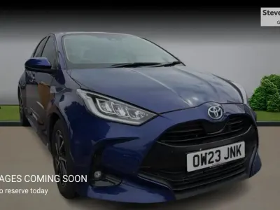 Used Toyota Yaris Hybrid Design 2023 Blue Hatchback