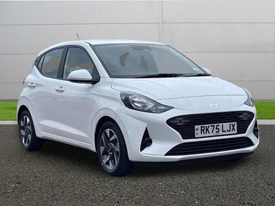 White New 2025 Hyundai i10 Advanced Hatchback | £15,999 (Good price)