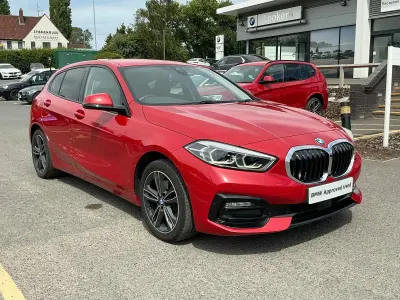 Used BMW 118 Sport Line 138 HP (101 kW) 2020 Red Hatchback