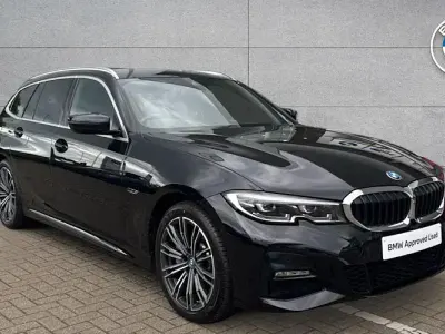 Begagnad BMW 330e M Sport 292 HK (214 kW) 2022 Svart Kombi