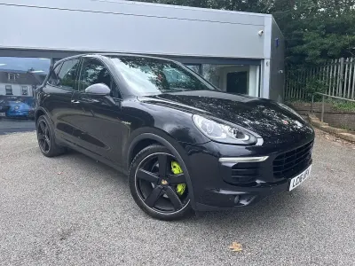 Used Porsche Cayenne 416 HP (305 kW) 2016 Black SUV