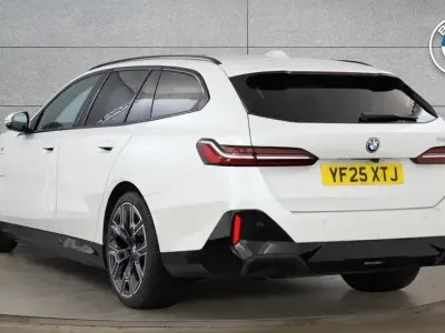 Usado BMW 530e M Sport 295 CV (216 kW) 2025 Blanco Familiar