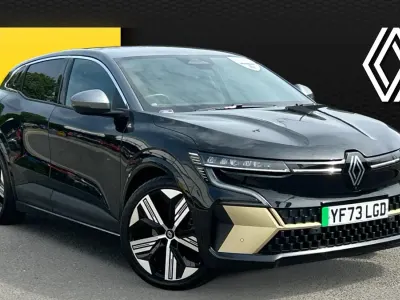 Begagnad Renault Megane E-Tech Iconic 160 kW (218 HK) 2023 Other Halvkombi