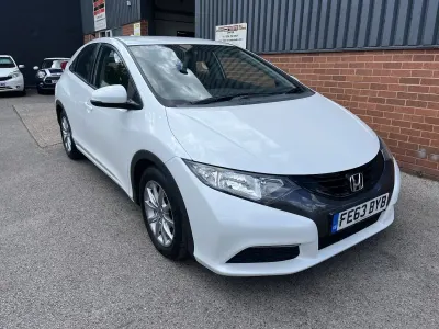 Used Honda Civic SE 2013 White Hatchback