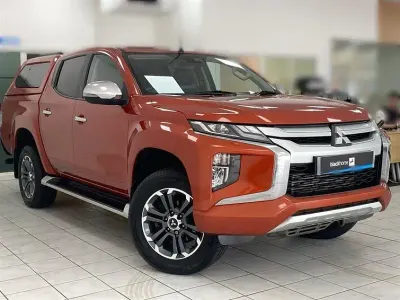 Usado Mitsubishi L200 150 HP (110 kW) 2021 Laranja Pickup