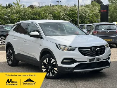 Second-hand Vauxhall Grandland X Sport 130 CP (95 kW) 2018 Alb SUV