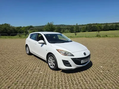 Used Mazda 3 107 HP (78 kW) 2009 White Hatchback