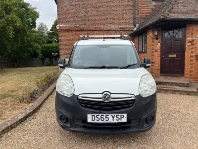 Used Vauxhall Combo 2015 White MPV