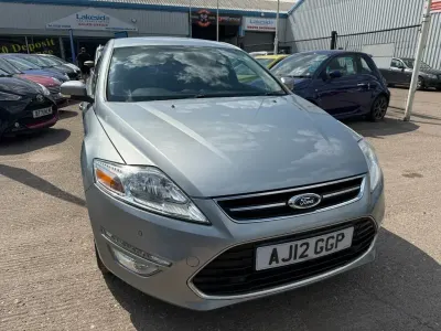 Käytetty Ford Mondeo Titanium 140 HP (102 kW) 2012 Hopea Viistoperä