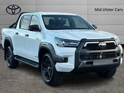 Nowe Toyota HiLux 201 KM (147 kW) 2026 Biały Pickup