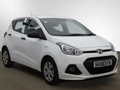 Used Hyundai i10 67 HP (49 kW) 2016 White Hatchback