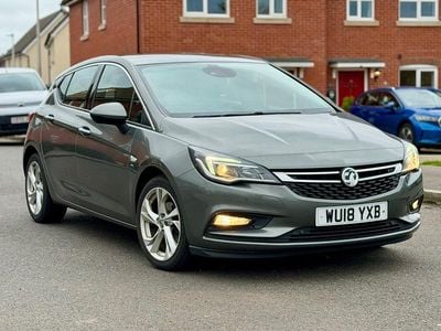 Used Vauxhall Astra SRi 105 HP (77 kW) 2018 Grey Hatchback