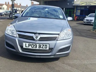 Gebraucht Vauxhall Astra Active 115 PS (84 kW) 2009 Silber Kleinwagen