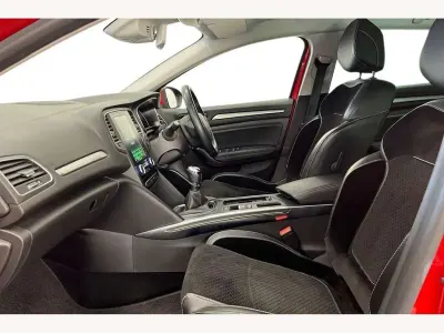 Usado Renault Mégane GrandTour Dynamique 130 HP (95 kW) 2017 Vermelho Carrinha