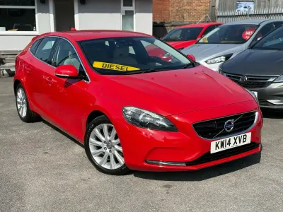 Used Volvo V40 SE Lux 115 HP (84 kW) 2014 Red Hatchback