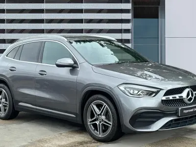 Usado Mercedes GLA200 AMG line 150 HP (110 kW) 2021 Cinzento SUV