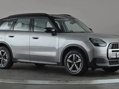 Używany Mini Countryman Classic 170 KM (125 kW) 2024 Srebrny SUV
