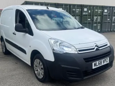 Used Citroën Berlingo 100 HP (73 kW) 2018 White MPV