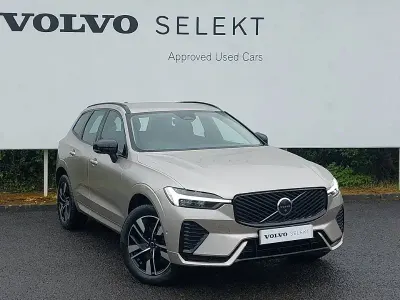 Używany Volvo XC60 Plus 250 KM (183 kW) 2025 Złoty SUV